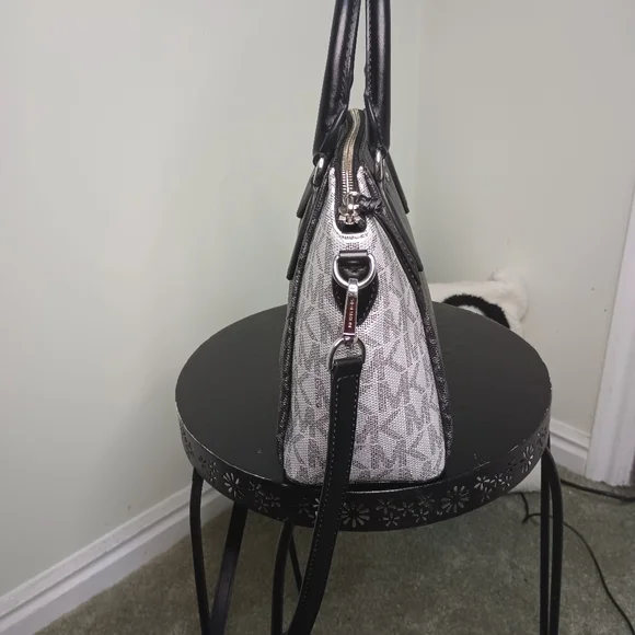 Michael Kors Sienna Medium Two-Tone GraphicLogo Messenger Bag - Picture 4 of 8